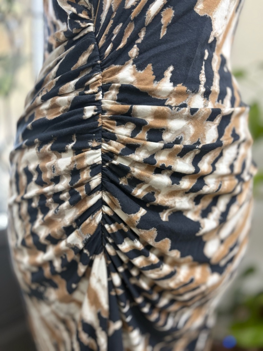 Karen Kane Navy, Tan and White Ruched Midi Dress - Picture 5 of 9
